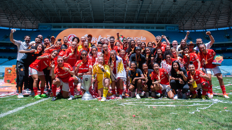 Gurias Gremistas empatam com Internacional e decidem Gauchão na Arena